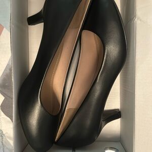 Women’s black heels